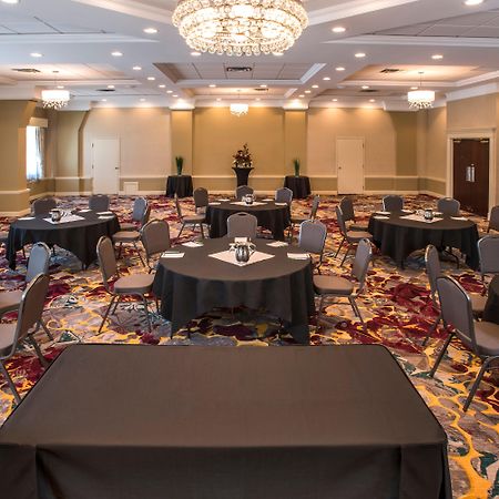 Holiday Inn Conference Centre Edmonton South By Ihg Exterior foto