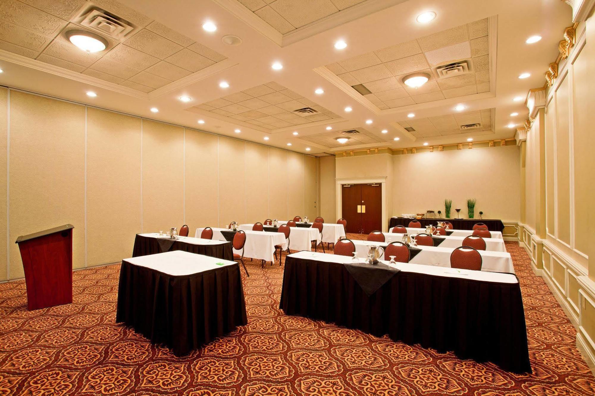 Holiday Inn Conference Centre Edmonton South By Ihg Exterior foto