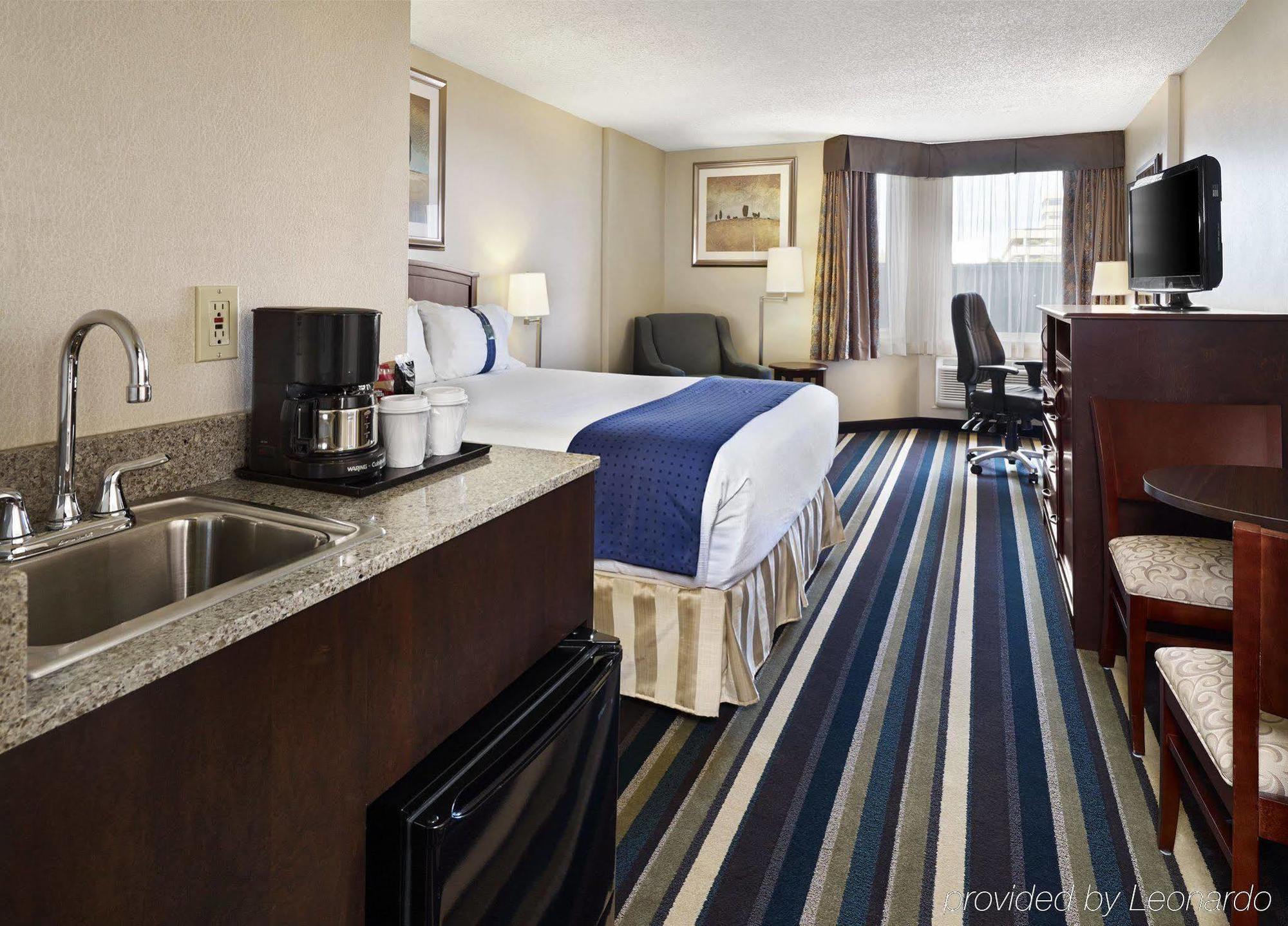 Holiday Inn Conference Centre Edmonton South By Ihg Exterior foto